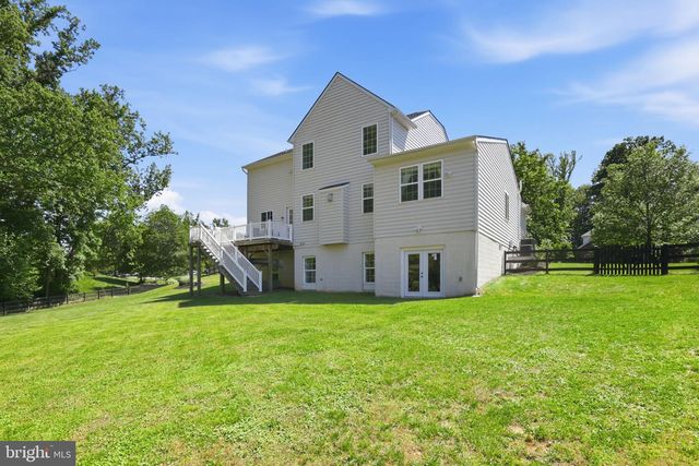 8046 SIDE HILL DR, Warrenton, VA 20187