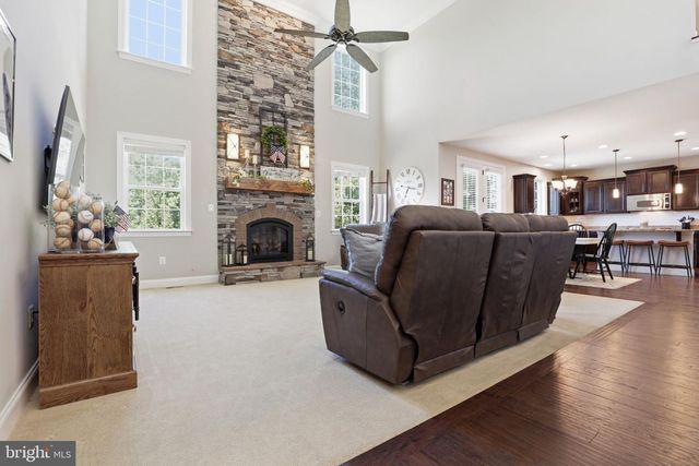 8046 SIDE HILL DR, Warrenton, VA 20187