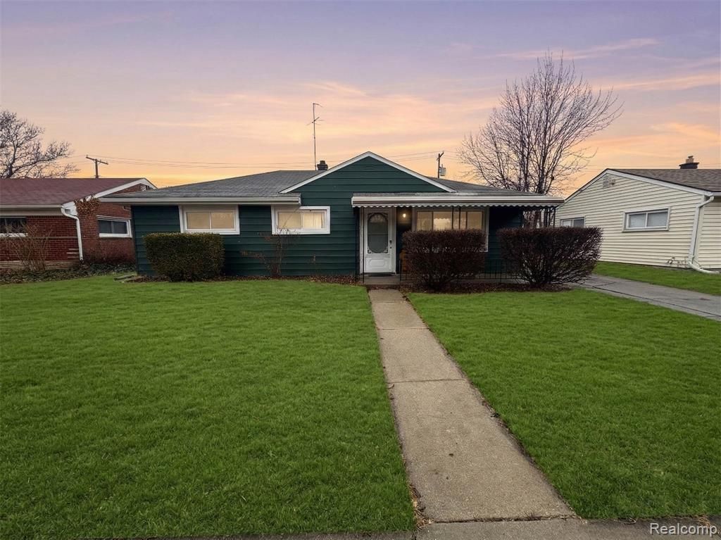 26629 Margaret Street, Roseville, MI 48066