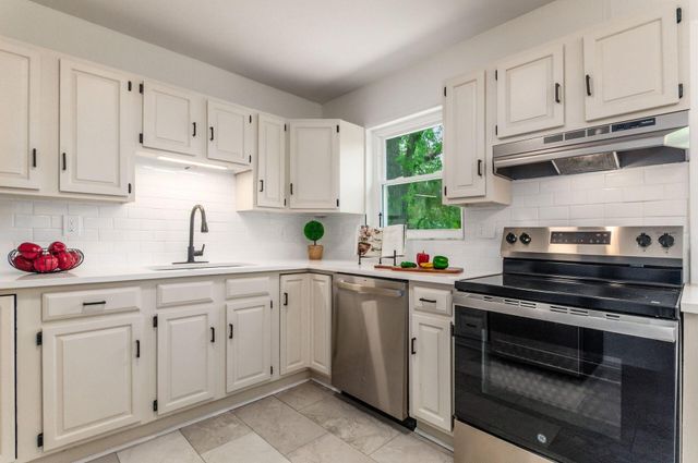 2902 Manola Drive, Columbus, OH 43209