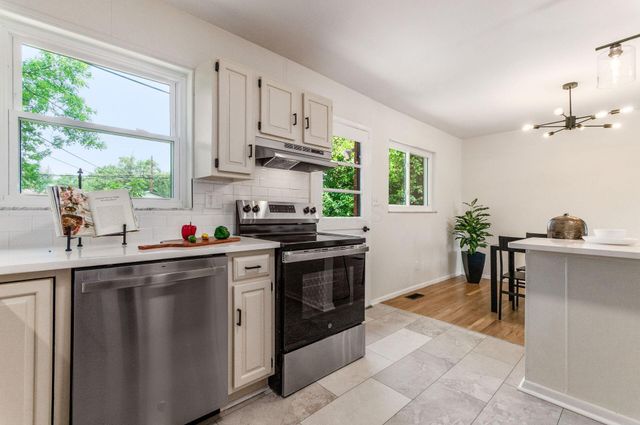 2902 Manola Drive, Columbus, OH 43209