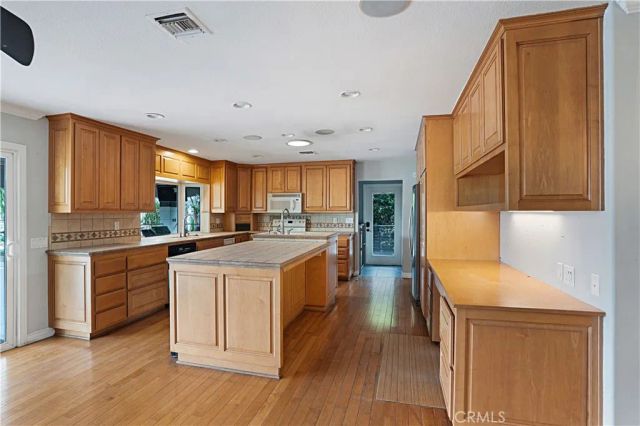 30405 Golden Gate, Canyon Lake, CA 92587