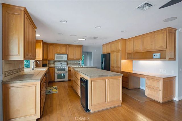 30405 Golden Gate, Canyon Lake, CA 92587