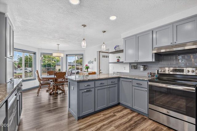 2902 Shasta Drive, Medford, OR 97504