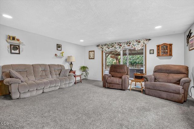 2902 Shasta Drive, Medford, OR 97504