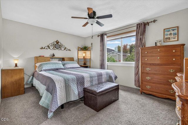2902 Shasta Drive, Medford, OR 97504
