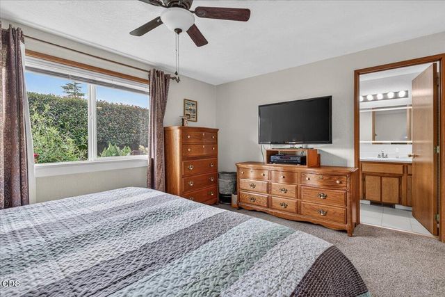 2902 Shasta Drive, Medford, OR 97504