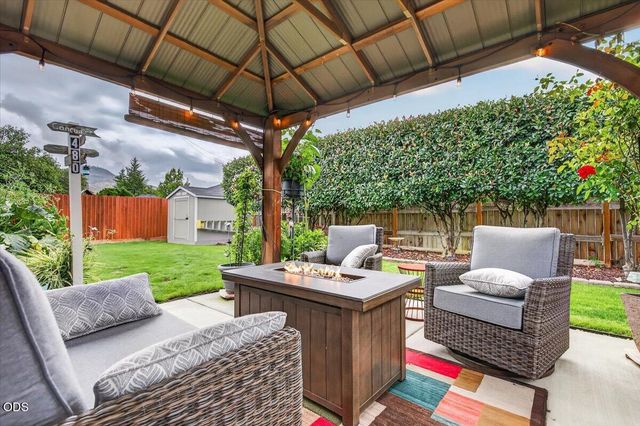 2902 Shasta Drive, Medford, OR 97504
