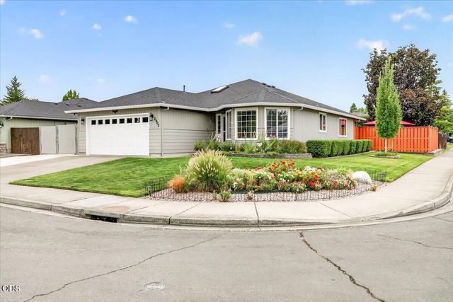 2902 Shasta Drive, Medford, OR 97504