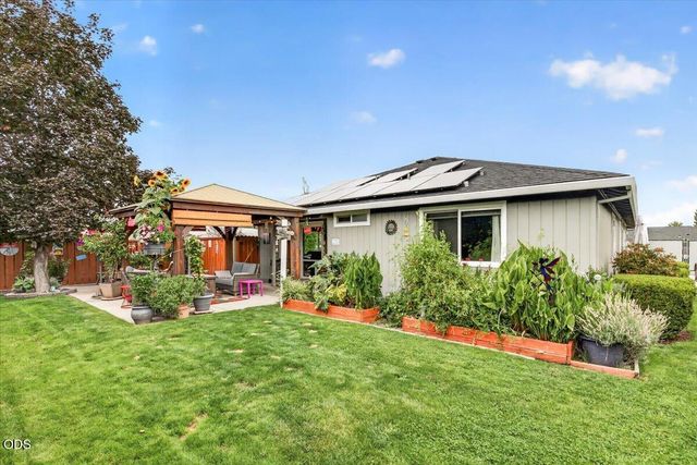 2902 Shasta Drive, Medford, OR 97504