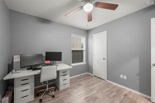 715 Estes PARK, Taylor, TX 76574