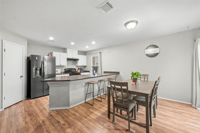 715 Estes PARK, Taylor, TX 76574