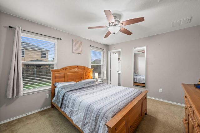 715 Estes PARK, Taylor, TX 76574