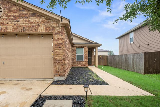 715 Estes PARK, Taylor, TX 76574