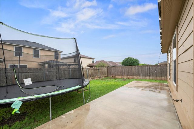 715 Estes PARK, Taylor, TX 76574