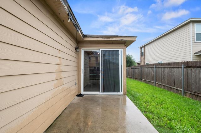 715 Estes PARK, Taylor, TX 76574