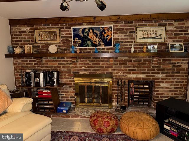 32 BATTERY HILL DR, Voorhees, NJ 08043