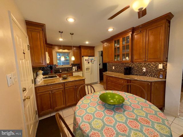 32 BATTERY HILL DR, Voorhees, NJ 08043