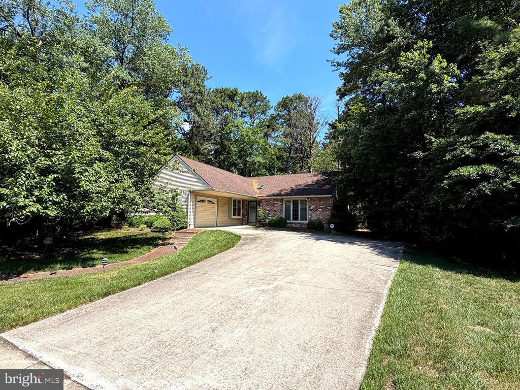 32 BATTERY HILL DR, Voorhees, NJ 08043