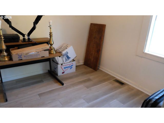 804 W N St, Springfield, OR 97477