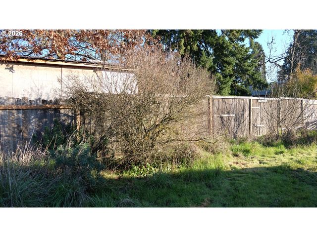 804 W N St, Springfield, OR 97477