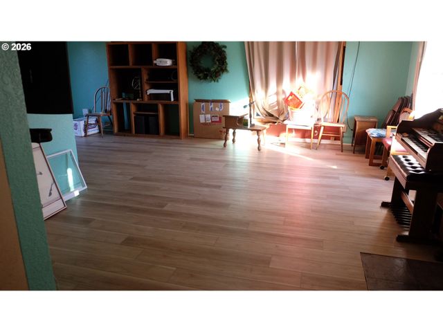 804 W N St, Springfield, OR 97477