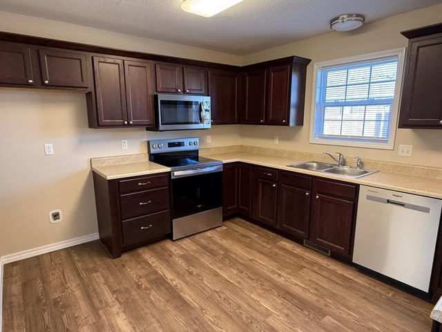 4427 W Delmar Street, Springfield, MO 65802