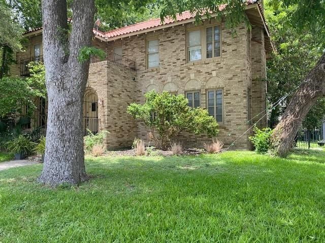 4802 La Branch Street, Houston, TX 77004