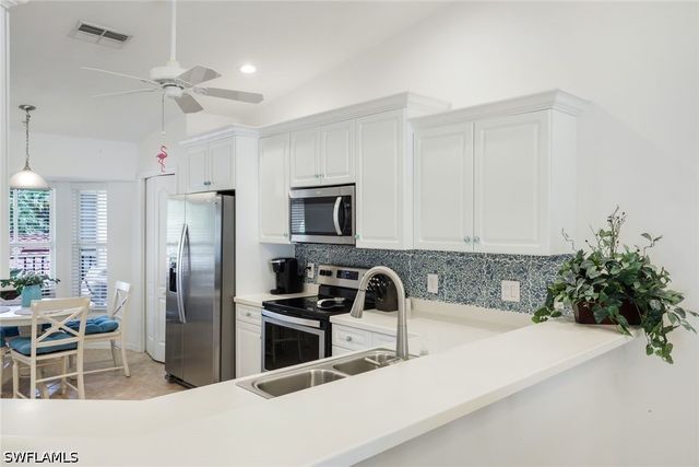 2760 Cypress Trace CIR 2528, Naples, FL 34119