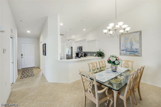 2760 Cypress Trace CIR 2528, Naples, FL 34119