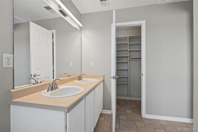 10054 Kingston Court, Highlands Ranch, CO 80130