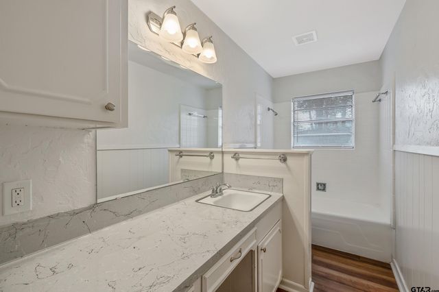 7576 Brookhollow, Tyler, TX 75707