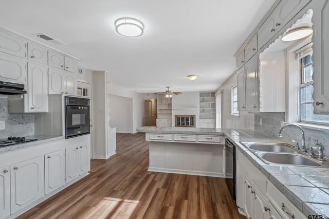 7576 Brookhollow, Tyler, TX 75707