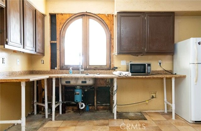 276 Cambria, Carson, CA 90745