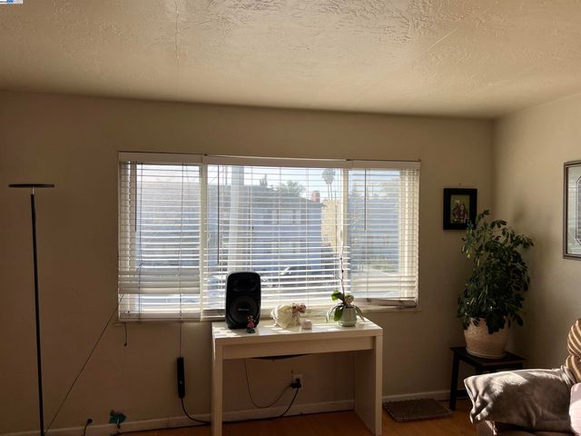10926 Bancroft Ave, Oakland, CA 94603