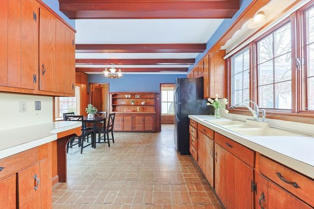 218 High St, North Attleboro, MA 02760