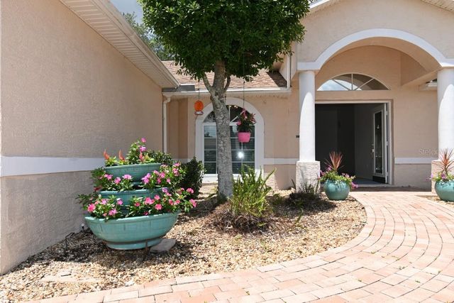 12125 KNOTTY PINE LOOP, San Antonio, FL 33576