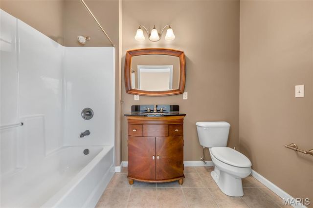 1266 Harmony Lake Drive, St Peters, MO 63376