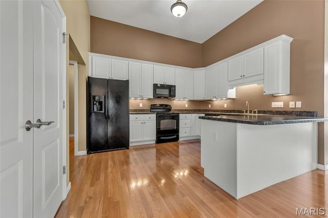 1266 Harmony Lake Drive, St Peters, MO 63376