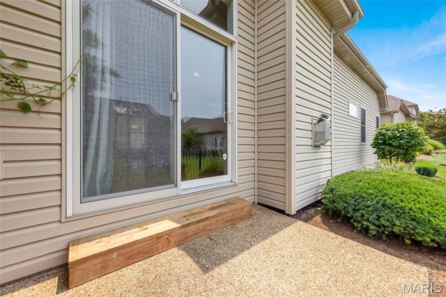 1266 Harmony Lake Drive, St Peters, MO 63376