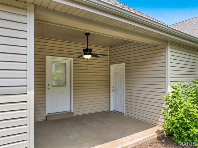 1266 Harmony Lake Drive, St Peters, MO 63376