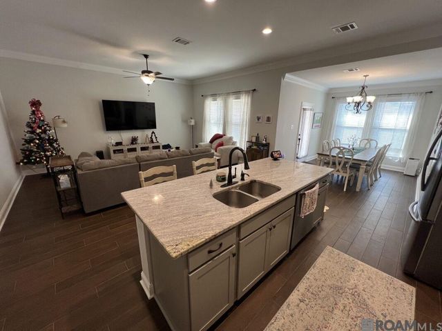 14401 Sterling Oaks Dr, Gonzales, LA 70737