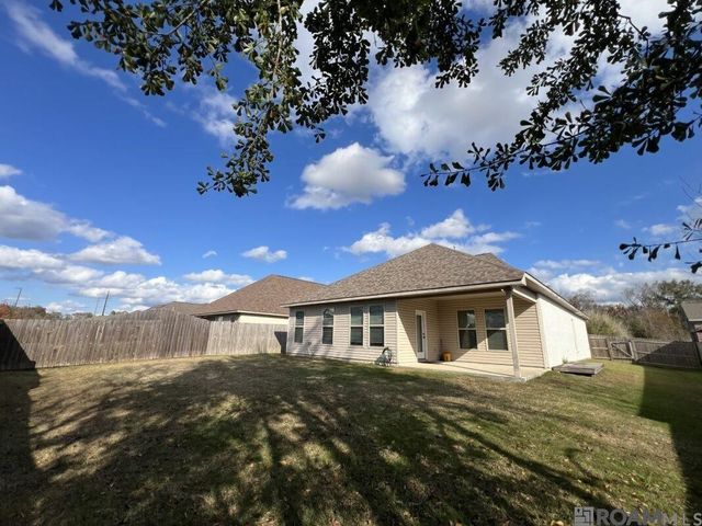 14401 Sterling Oaks Dr, Gonzales, LA 70737
