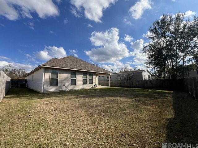 14401 Sterling Oaks Dr, Gonzales, LA 70737