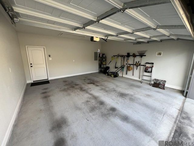 14401 Sterling Oaks Dr, Gonzales, LA 70737