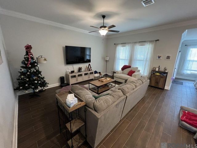 14401 Sterling Oaks Dr, Gonzales, LA 70737