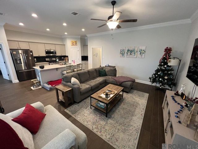 14401 Sterling Oaks Dr, Gonzales, LA 70737