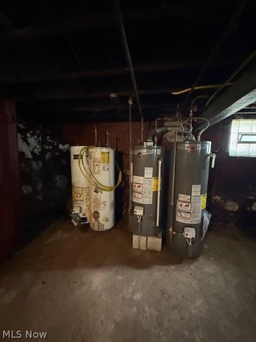 9916 Aetna Road, Cleveland, OH 44105