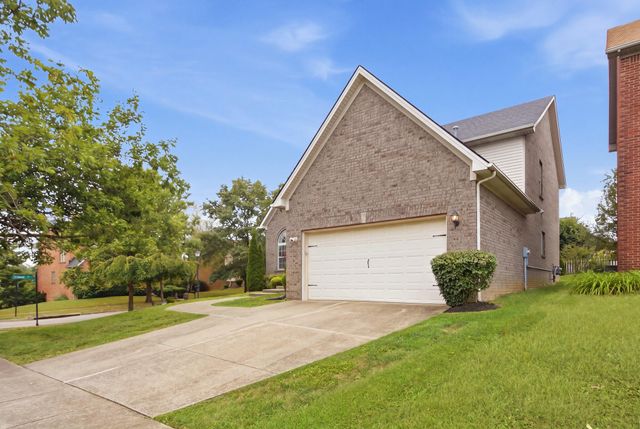 2784 Red Leaf Drive, Lexington, KY 40509