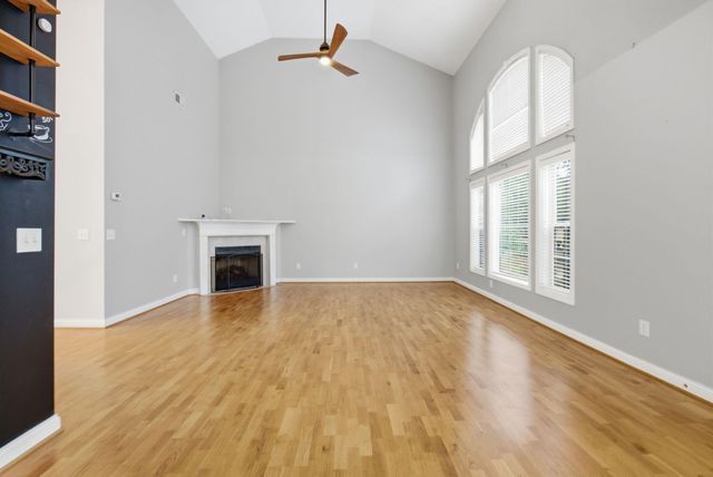 2784 Red Leaf Drive, Lexington, KY 40509